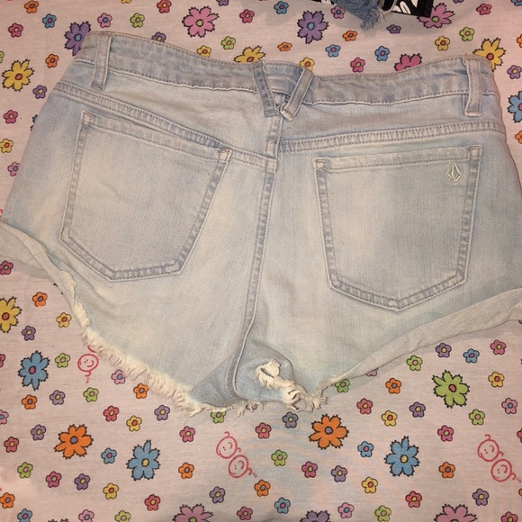 Volcum stoned light wash jean shorts - Picture 2 of 3